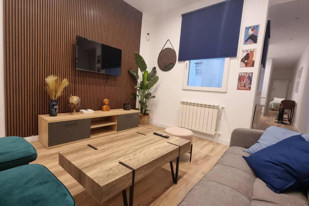 Apartamento En Pleno Centro Madrid Luaran gambar