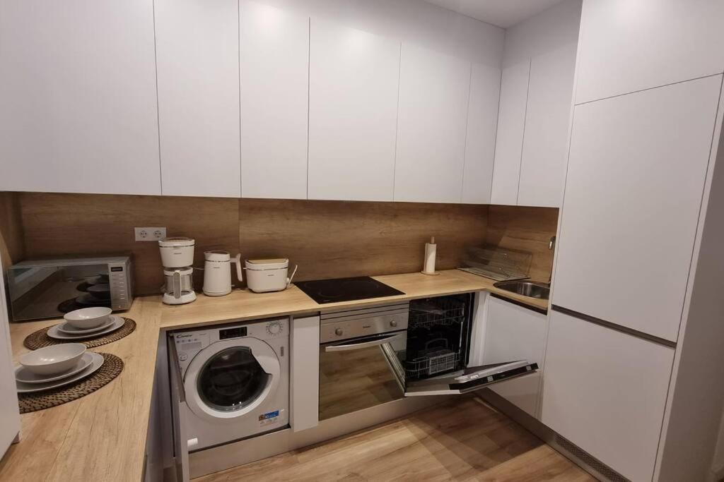 Apartamento En Pleno Centro Madrid Luaran gambar