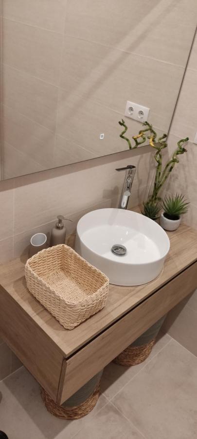 Apartamento En Pleno Centro Madrid Luaran gambar