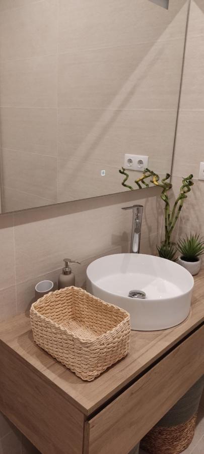 Apartamento En Pleno Centro Madrid Luaran gambar